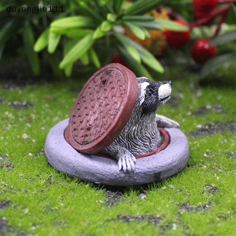 (duyonglin111) Ornamento De Guaxinim Sob A Tampa De Bueiro Jardim Microlandscape Simulação Decoração De Resina Animal Pa