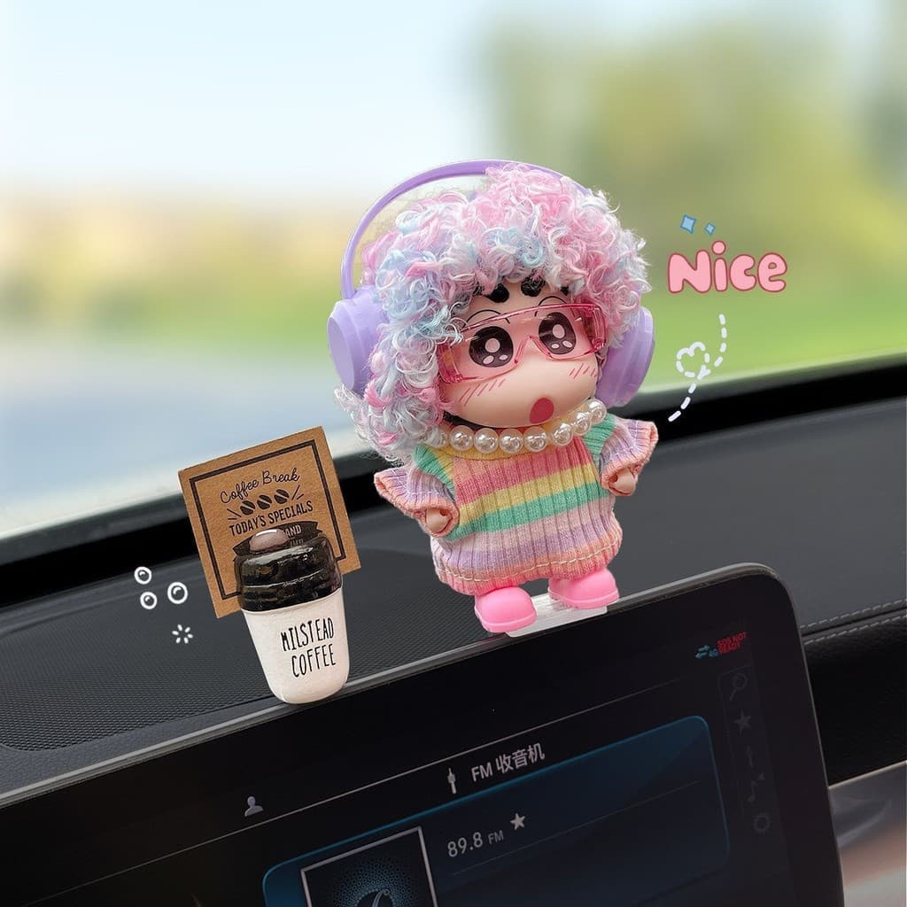 Nova cabeça explosiva Shin-Chan Console central do carro ornamentos de tela bonito filhote de cachorro bonecas meninas d
