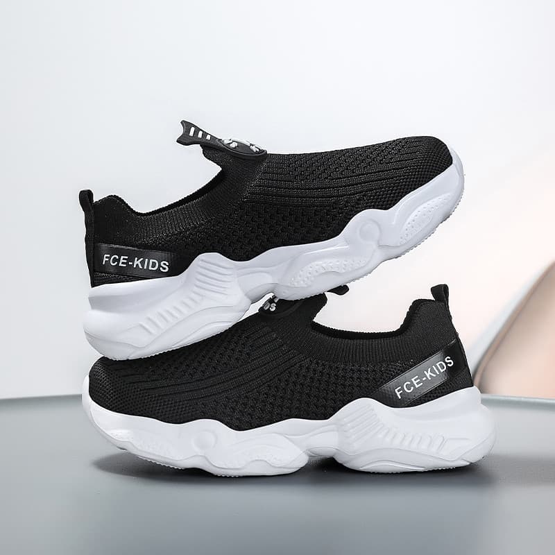 Sapatos Casuais Infantis Slip On para Meninos e Meninas, em Malha Respirável, Sola Macia e Leve para Crianças Pequenas