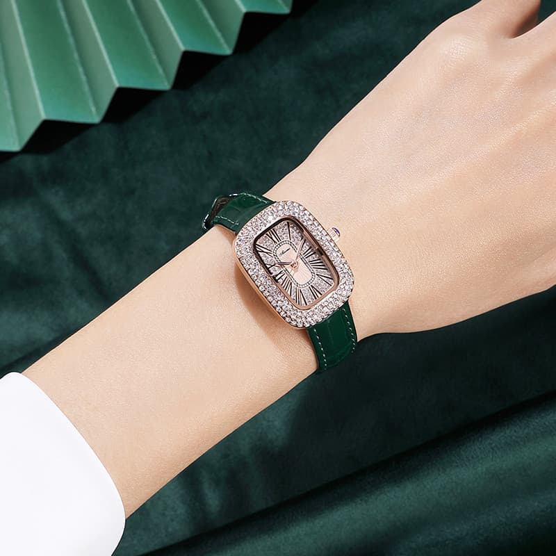 2025 novo estilo relógio de quartzo senhoras luxuoso diamante-incrustado pombo ovo luz à prova dwaterproof água simples