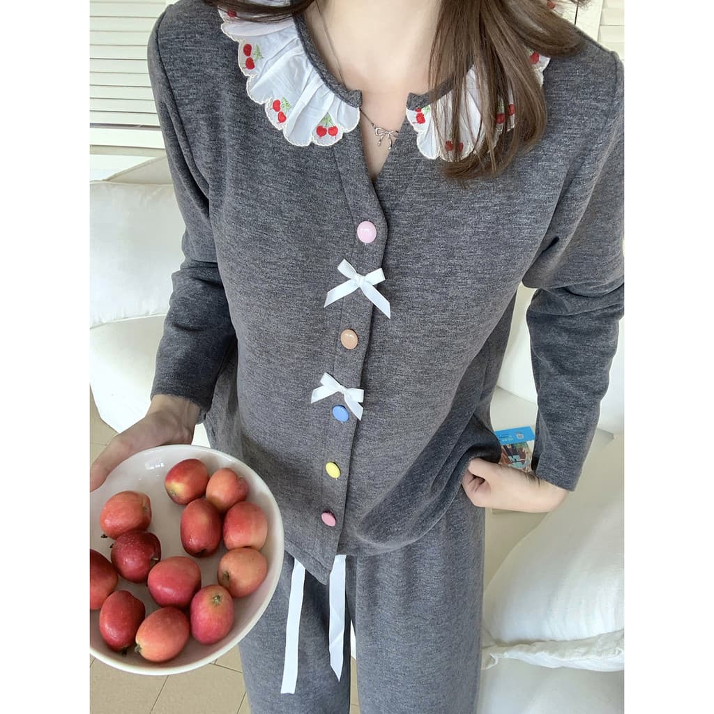Pijamas femininos primavera outono inverno 2025 novo estilo Cardigan alemão veludo quente com almofada no peito renda ci