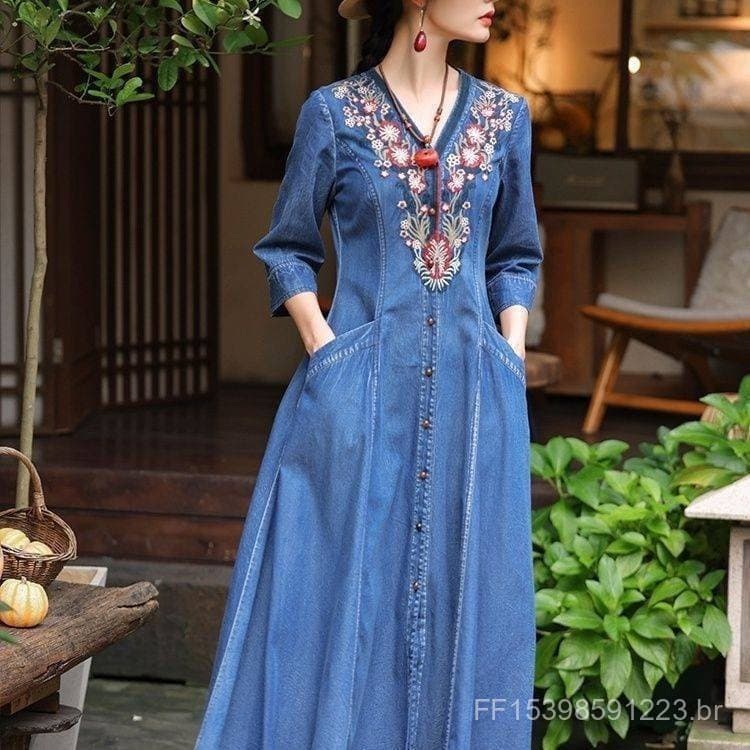2024 Vestido Feminino Bordado Com Decote Em V Estilo Étnico Outono , Corte Justo E Saia Jeans Longa Emagrecedora .