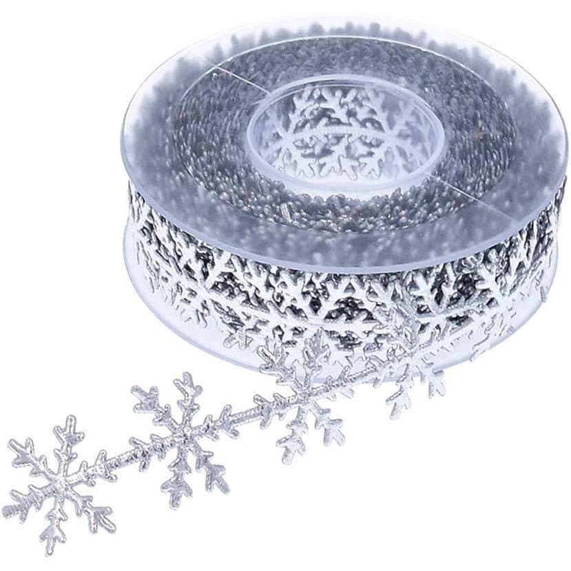Um rolo de fita de glitter prateada com flocos de neve de 0,98 polegadas x 10 metros, fita de renda com folhas de neve e