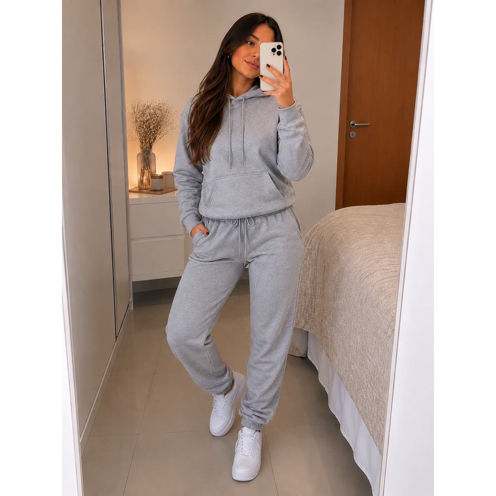 CONJUNTO MOLETOM FEMININO COM BOLSO CANGURU E CAPUZ PELUCIADO