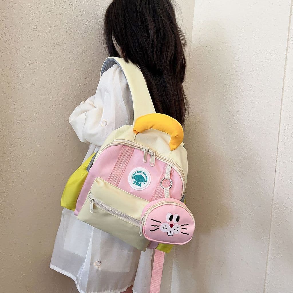 Mochila escolar de jardim de infância para estudantes acendem