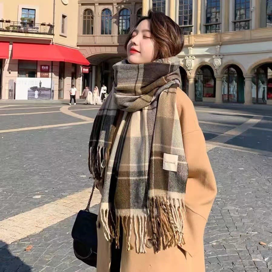 P lenço xadrez feminino inverno 2024 novo estilo quente malha lã All-Match casal High-End sentido babador pescoço