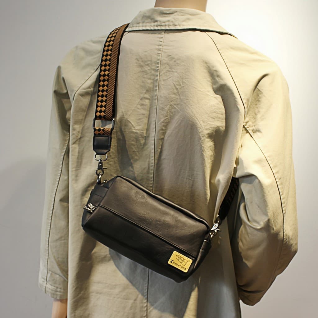 Street Wear Novo Estilo Bolsa de Ombro Masculina Fita Colorida Homens Mulheres Mochila Pequena Versão Japonesa Coreana R