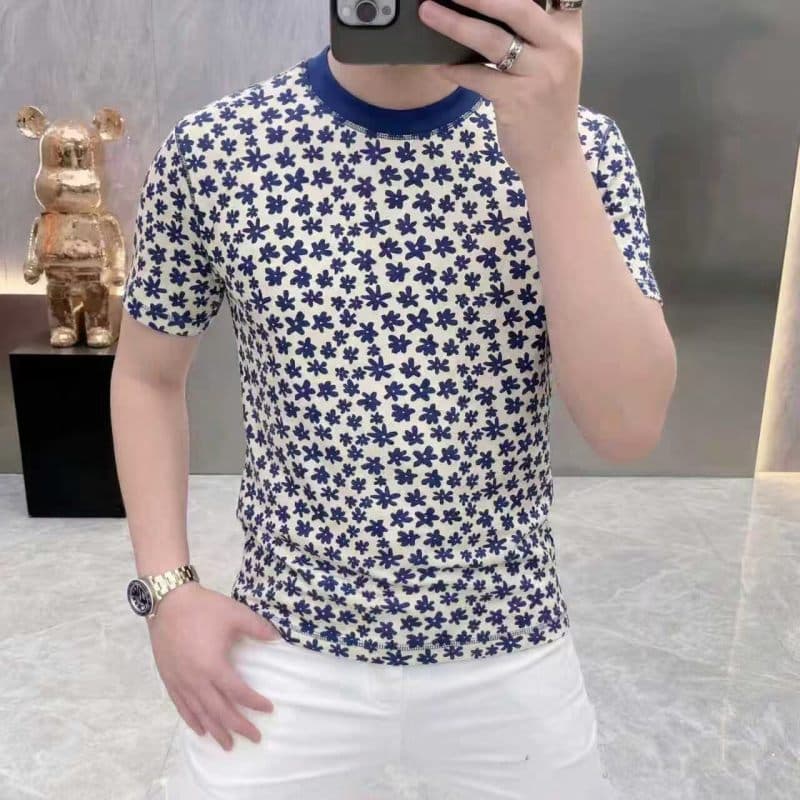 Design de verão novo estilo masculino padrão Floral camiseta de manga curta estilo Casual All-Match fino-ajuste em torno