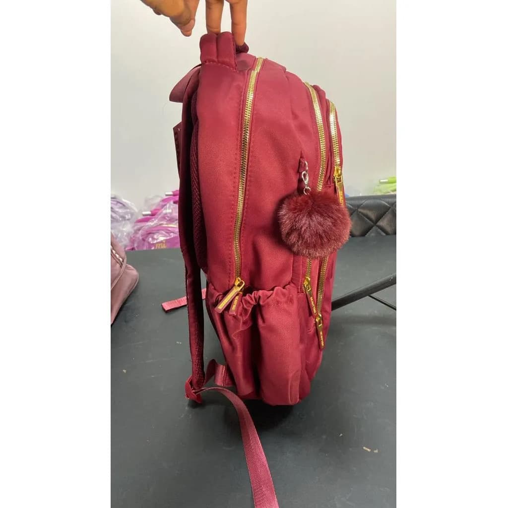 Mochila Feminina Casual Vinho Com Detalhes Dourados 18p   E