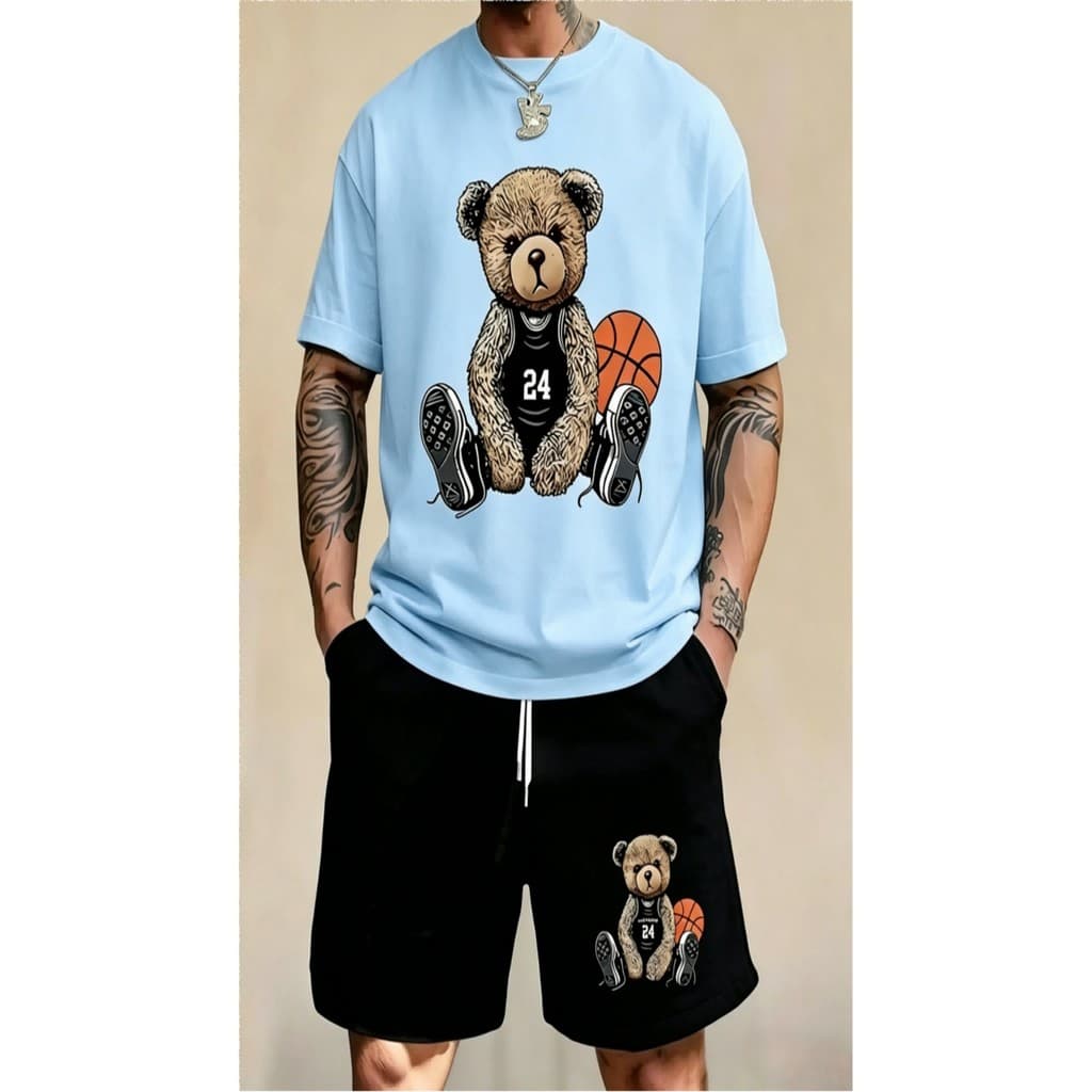 Conjunto masculino com camiseta de manga curta e bermuda com estampa de ursinhos de basquete