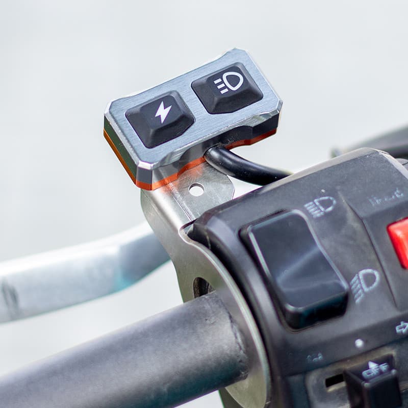 Motocicleta elétrica modificado holofote farol chifre duplo botão piscando lidar com interruptor suporte de aço inoxidáv
