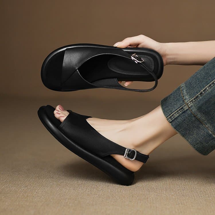 Sandálias femininas com alça traseira de novo estilo, sandálias planas com alça cruzada e bico aberto, sapatos de caminh