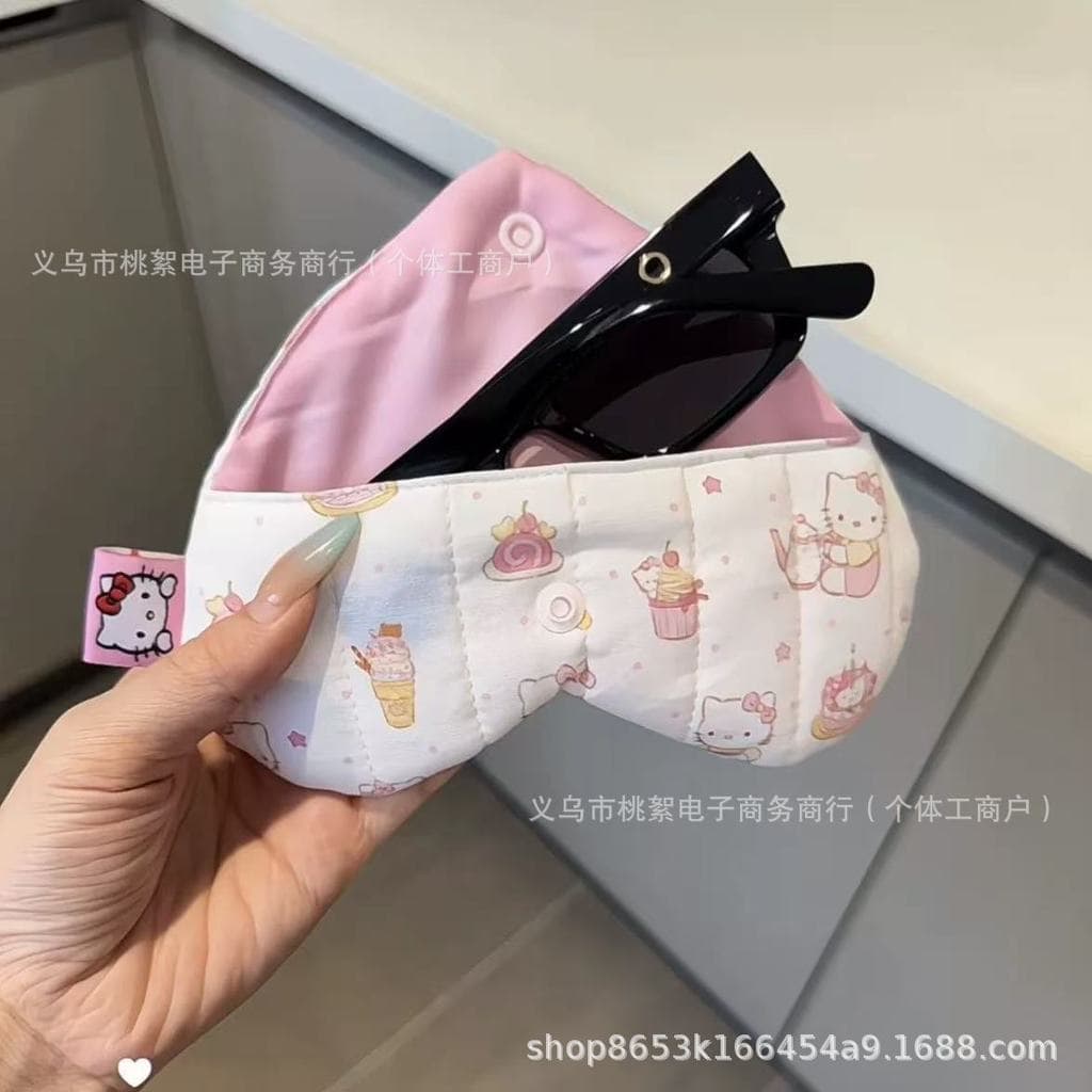 Bolsa de óculos de sol fofa e adorável amor para meninas Bolsa de óculos portátil Costura acolchoada resistente a arranh