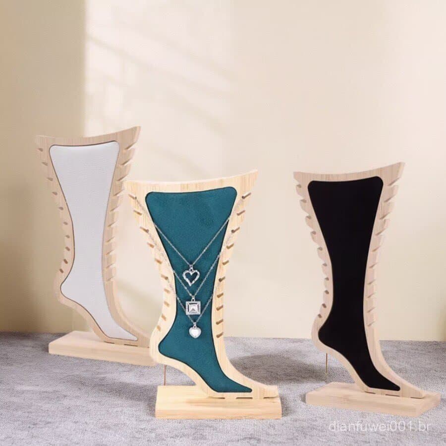 Suporte de joias simples e elegante em bambu e madeira para colares, pulseiras e acessórios, com exibição vertical e fun