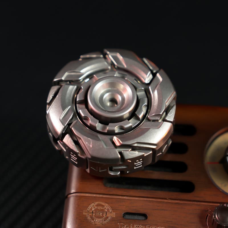 Novo estilo mal-humorado 08 ligação armadura abertura Fidget Spinner liga de zinco grumpy girando adulto EDC Desktop jog