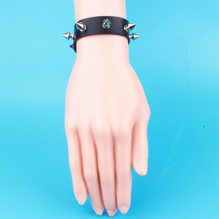 Pulseira e Bracelete Punk com Rebites de Couro – Acessório Gótico de Estilo de Rua
