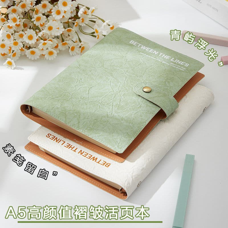 Um caderno de folhas soltas a5, capa removível espessada, caderno em branco, estudantes universitários, pós-graduação, d