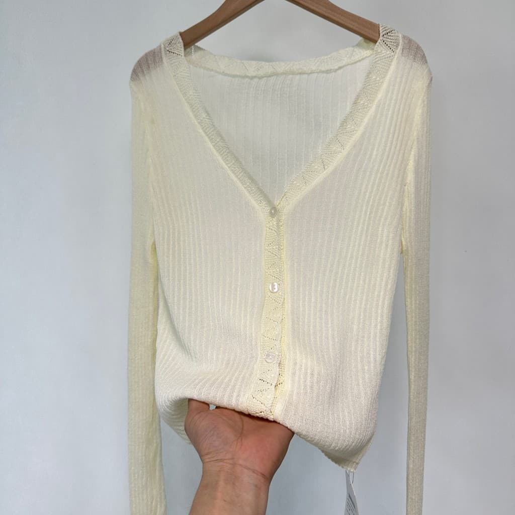 Pequeno feminino início do outono estilo fino malha fino ajuste de manga comprida pequeno cardigan feminino bege cardiga