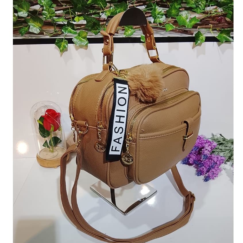 Bolsa Feminina com Chaveiro de Pompom, Alça de Couro Transversal # DE-6063