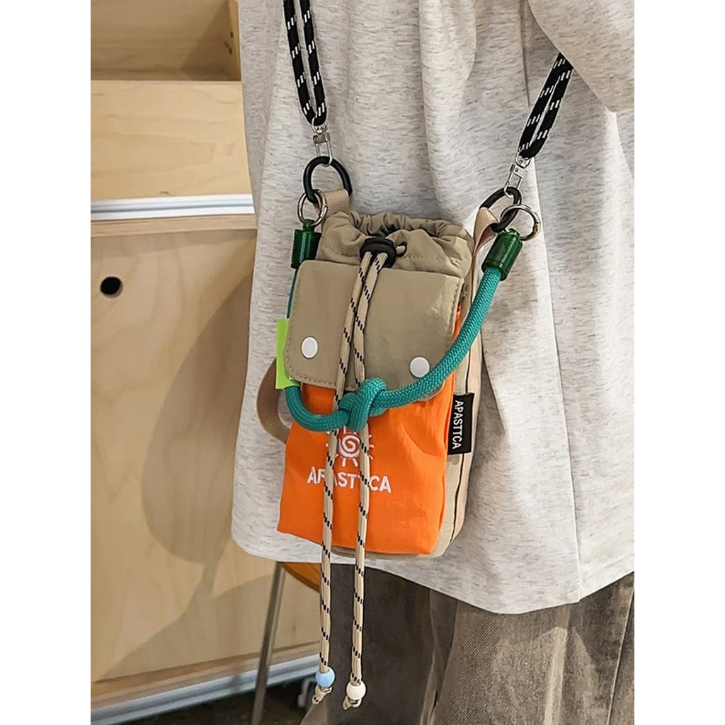 2026 Novo estilo bolsa de copo de água para celular série de montanha esportes ao ar livre ciclismo cordão mensageiro de