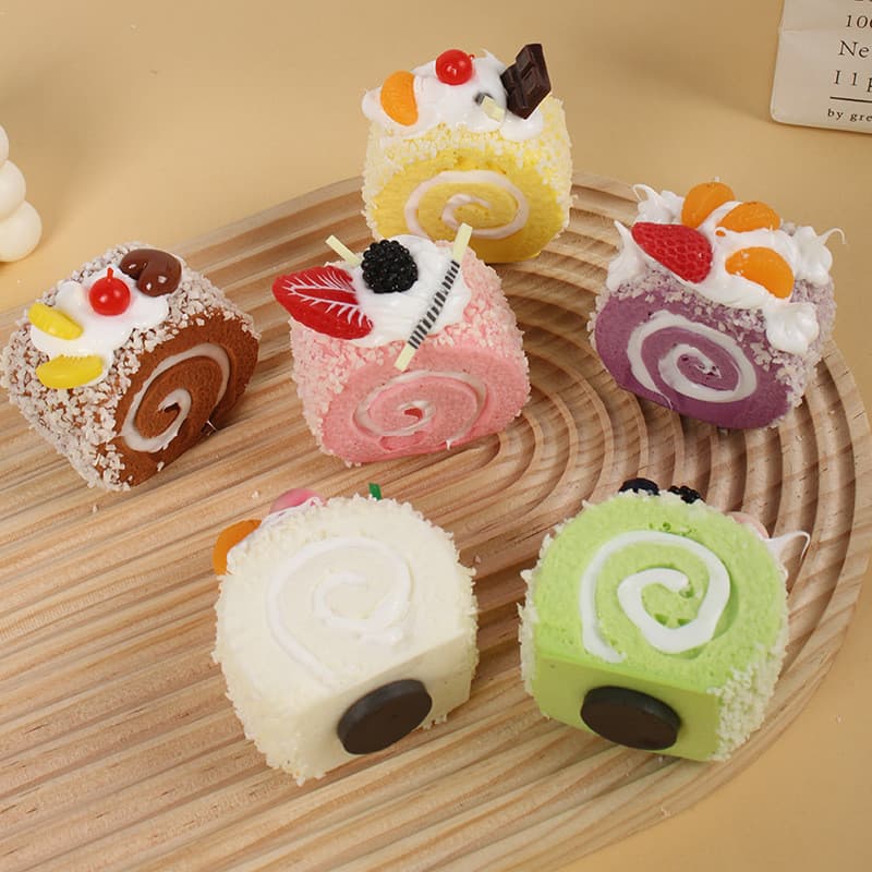 Simulação de rolo de bolo de creme de frutas, adereços complicados