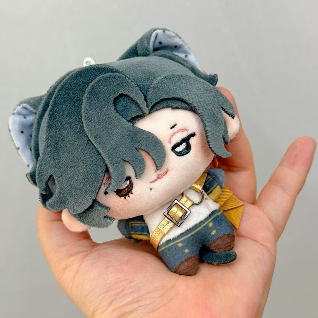 Boneco de pelúcia de algodão de 10cm do Cavaleiro, feito por fãs do jogo Identity V, com capa.