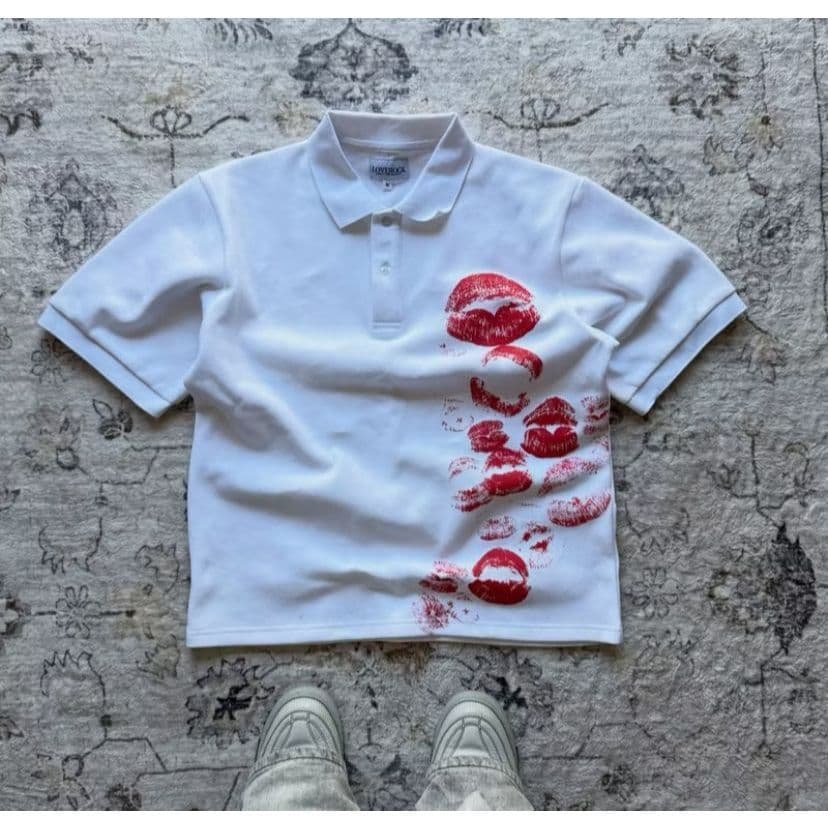 Camiseta Polo Unissex 100% Algodão:"Kiss Me Polo".