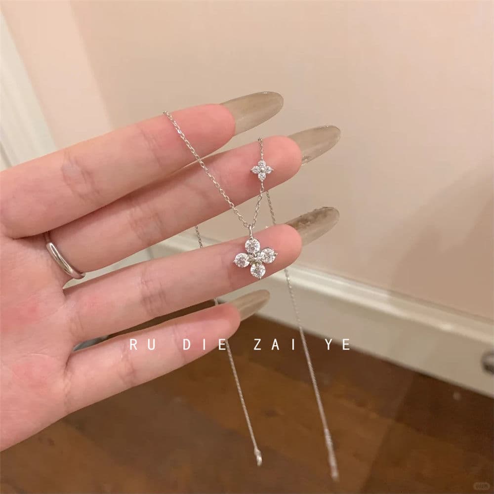Rudie no selvagem Shuangsheng zircão flor colar estilo celebridade High-End luz luxo nicho requintado All-Match Clavi