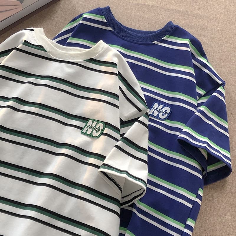 Camiseta de manga curta listrada estilo coreano, adequada para casais, estilo casual e versátil BF, roupa de verão.