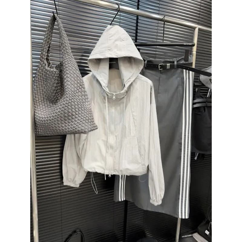 Estilo fino com capuz protetor solar roupas femininas 2026 verão novo estilo Casual jaqueta curta topo solto respirável