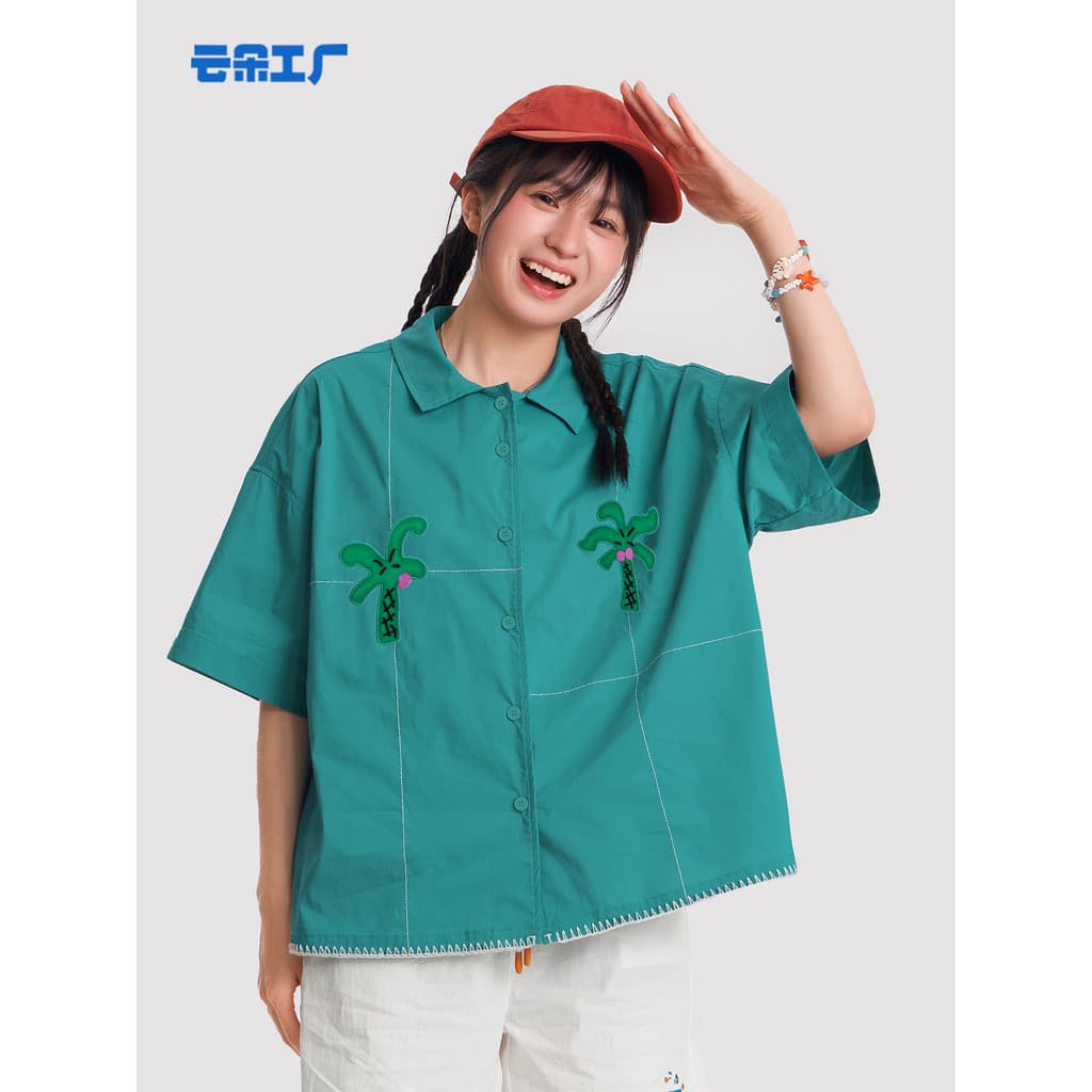 Nuvem fábrica oito cabeças barco coqueiro bordado camisa feminina verão novo estilo lapela solta manga curta Design Casu