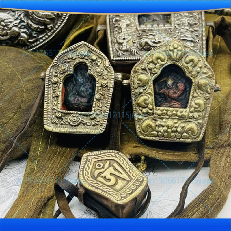 Coleção Antiga Tibetana Artesanal De Cobre Amuleto Caixa Estátua Pingente