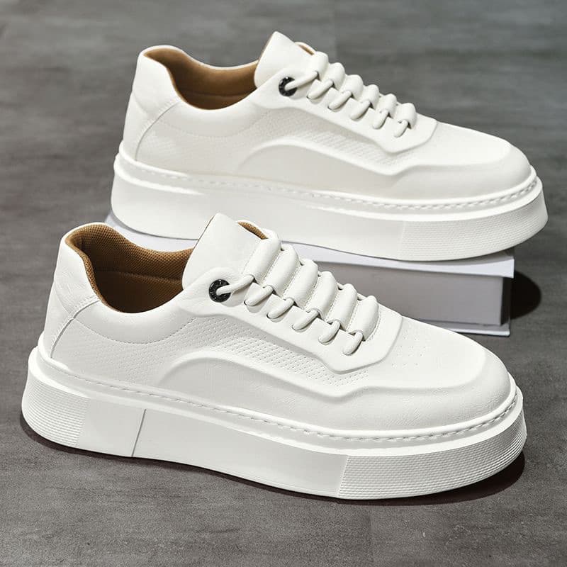 Sapatos masculinos primavera 2026 novo estilo de sola grossa sapatos brancos masculinos casuais aumentando juventude All