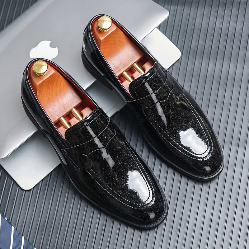 Mocassins masculinos de couro envernizado preto estilo britânico, mocassins casuais de negócios, sapatos de couro brilha