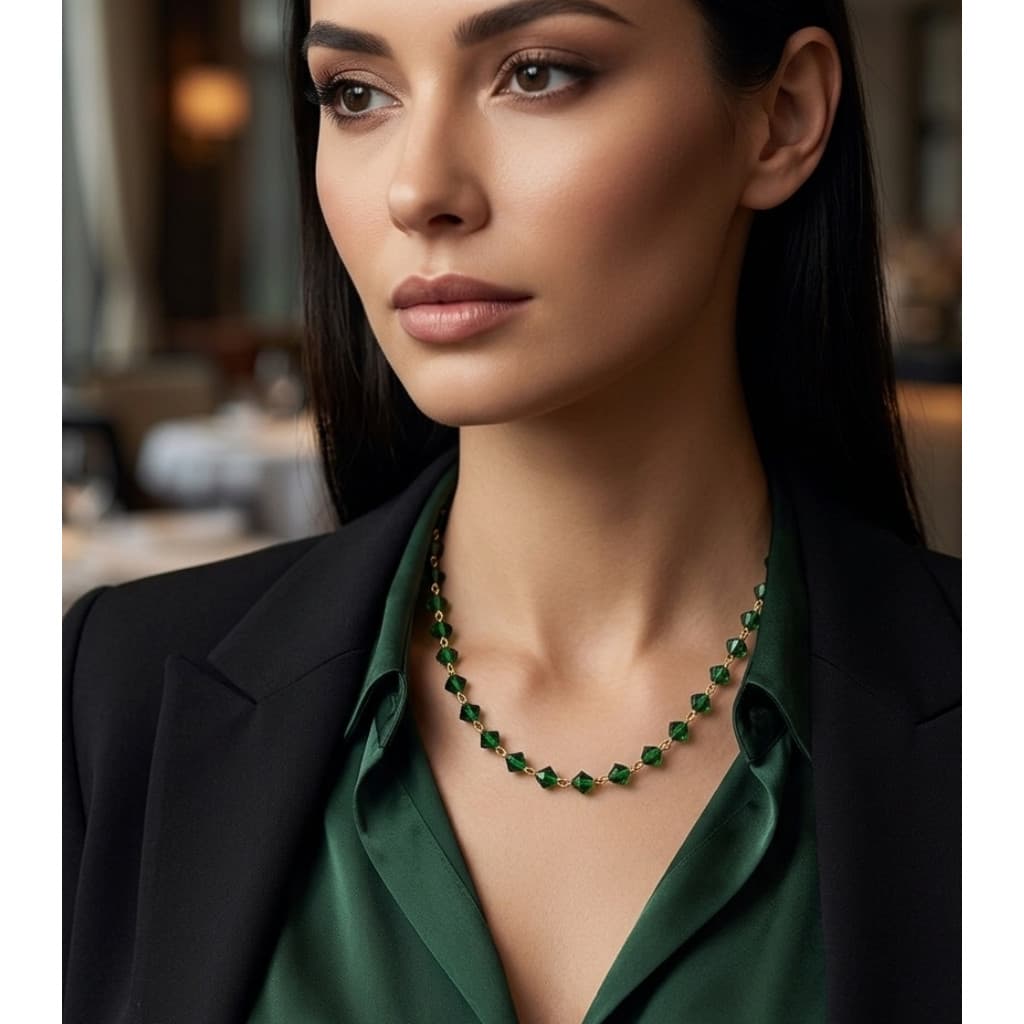 Colar Choker Feminino Cristais Cascalhos Zircônias Verde Esmeralda Folheado Ouro Dourado Elegante
