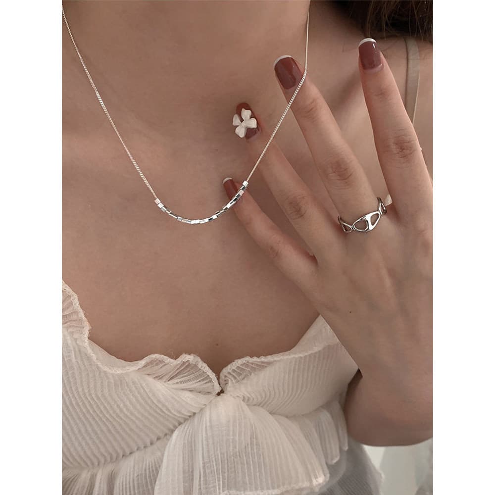 Colar quadrado banhado a prata de cobre feminino corrente de clavícula estilo legal colar feminino 2025 novo estilo aces