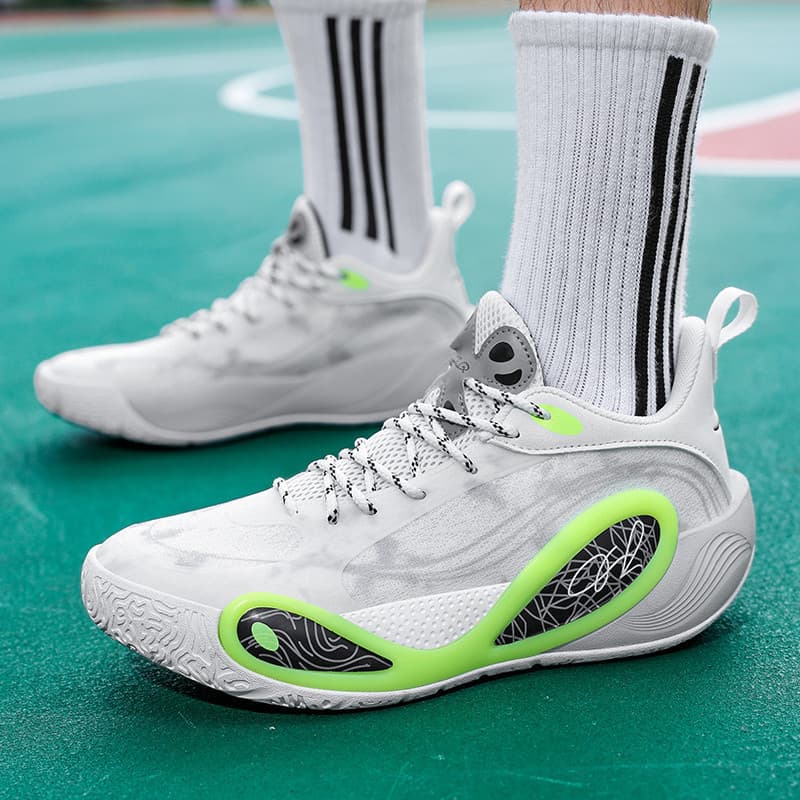 Tênis de basquete masculino Russell Generation, cano baixo, leve, elástico, prático, com absorção de impacto e rebote, l