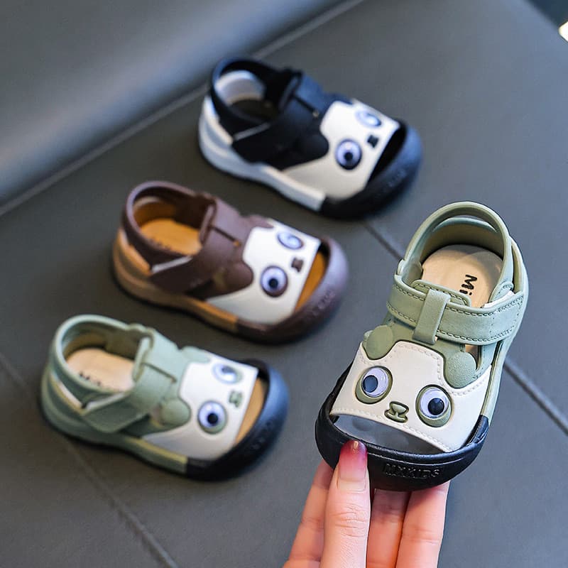 Sapatos infantis 2026 novo estilo crianças bebê Toe-coberto meninas sandálias antiderrapante verão sapatos de bebê sola