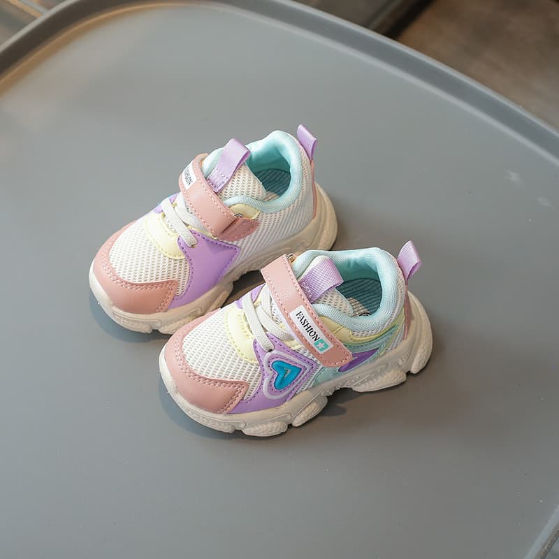 Malha respirável sapatos de sola macia novo estilo 2026 primavera verão sapatos esportivos infantis meninos meninas All-