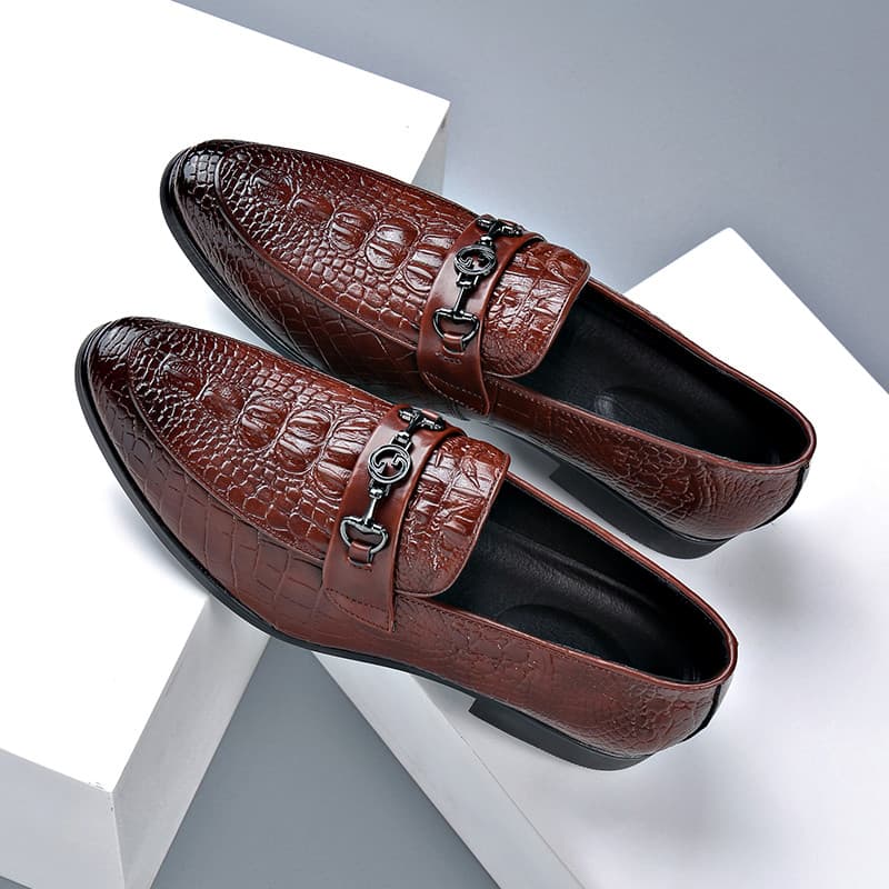 2026 novo estilo moda deslizamento-em sapatos de couro masculino padrão crocodilo apontou Toe negócios mocassins casuais