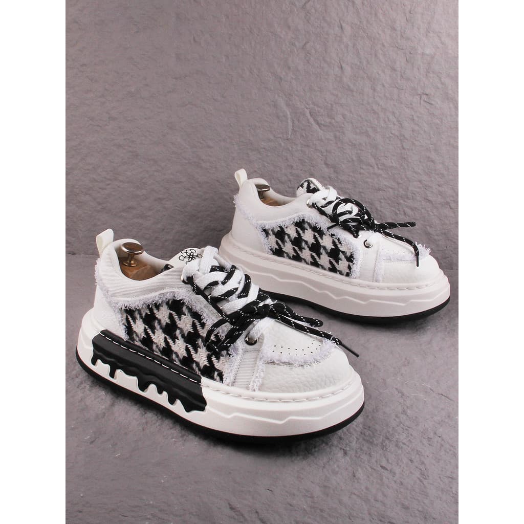 Nicho High-End sapatos masculinos de sola grossa tênis de aumento de altura preto branco cor combinando Casual masculino