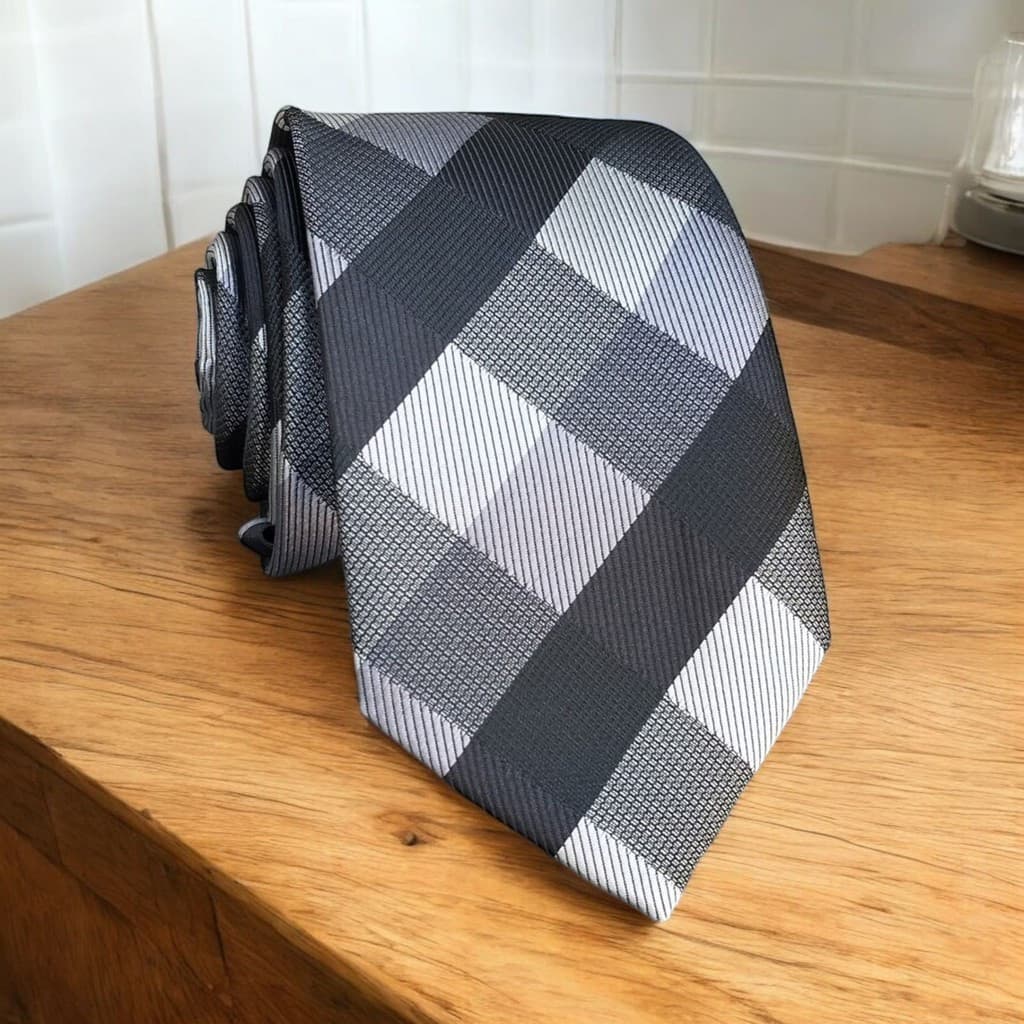 Gravata slim-fit xadrez cinza-preto TYYN