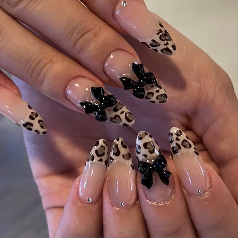 Unhas postiças estilo europeu e americano, conjunto de 24 peças, estilo francês com estampa de leopardo, laço tridimensi