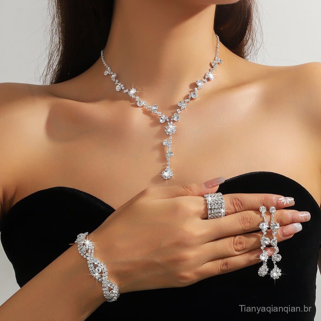 Conjunto de quatro peças de colar, pulseira, brincos e anel no estilo popular europeu e americano.