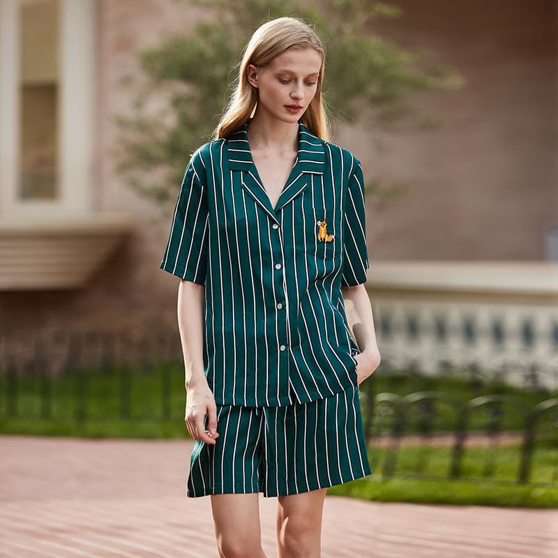 [Green Fox] Pijamas femininos verão seda gelo Shorts de manga curta listrado verde pequena raposa estampa casal Homewear