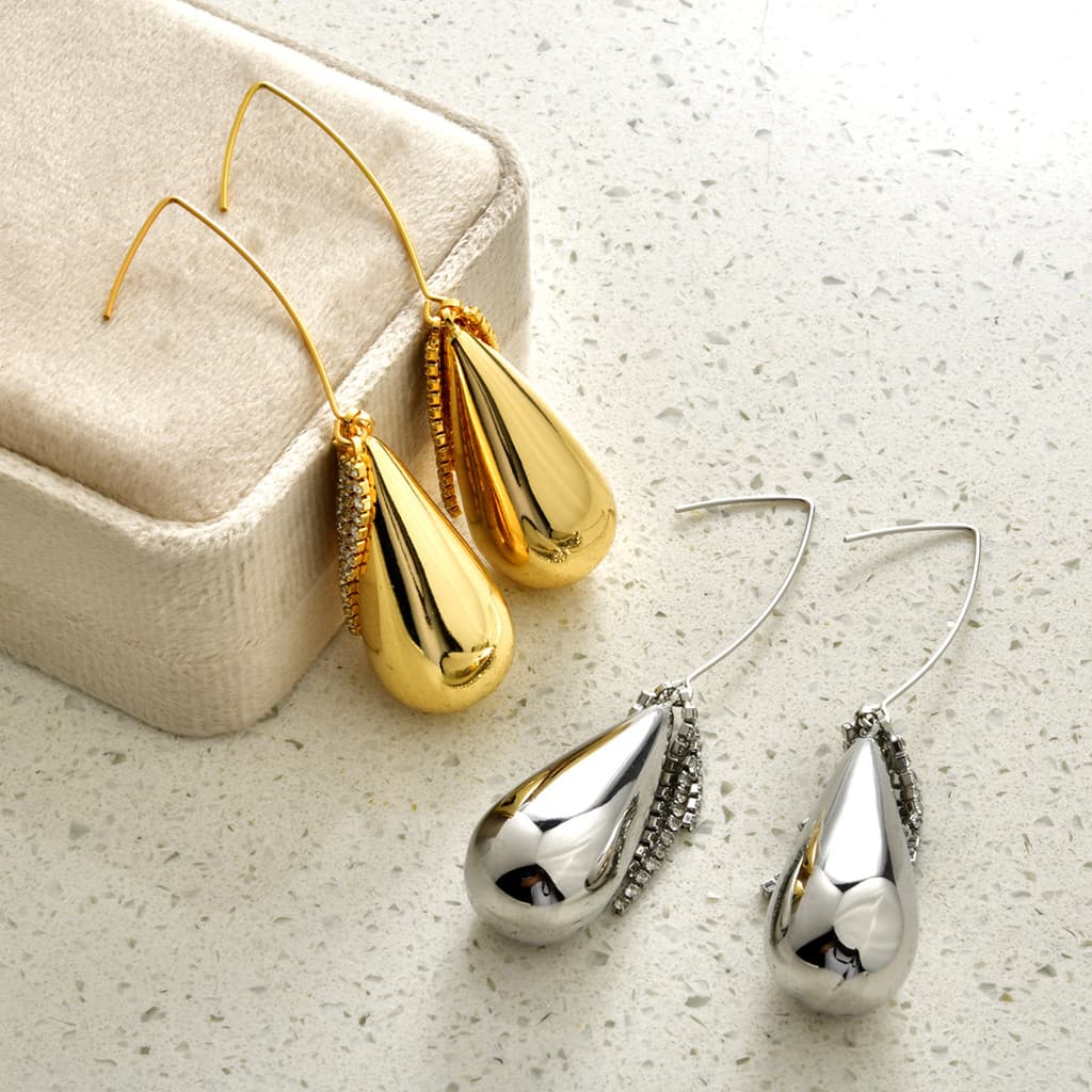 【33】Brincos pendentes com franjas cravejados de diamantes