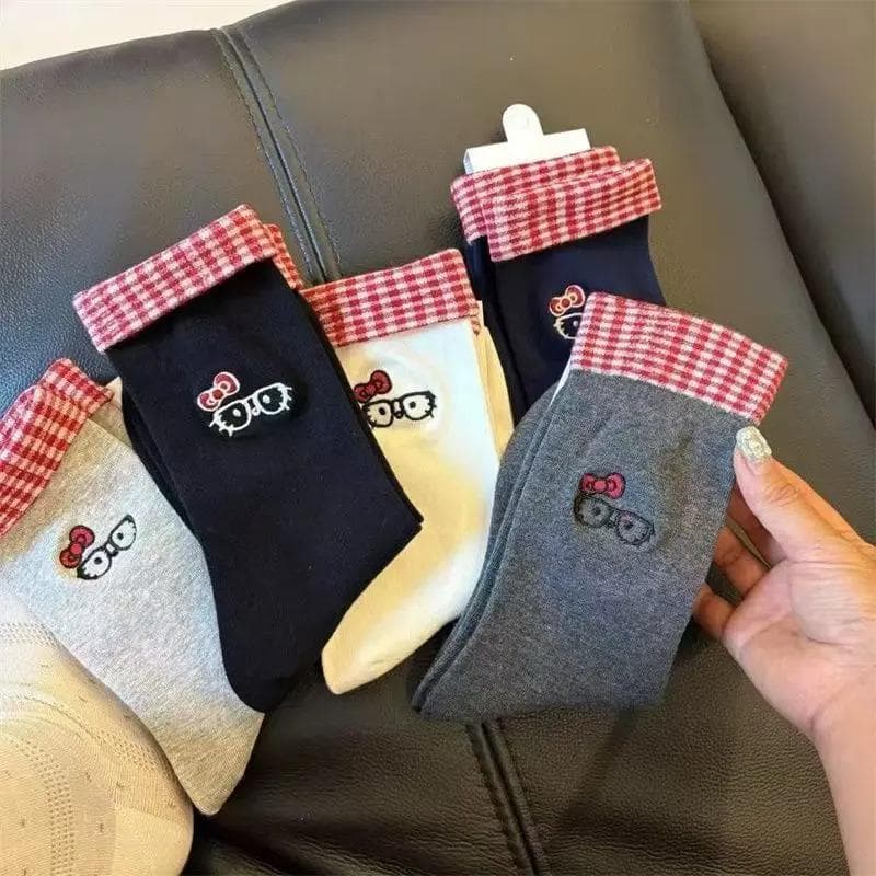 2026 estilo outono novos produtos da moda All-Match contraste cor Bowknot gato meias de tubo médio meias femininas óculo