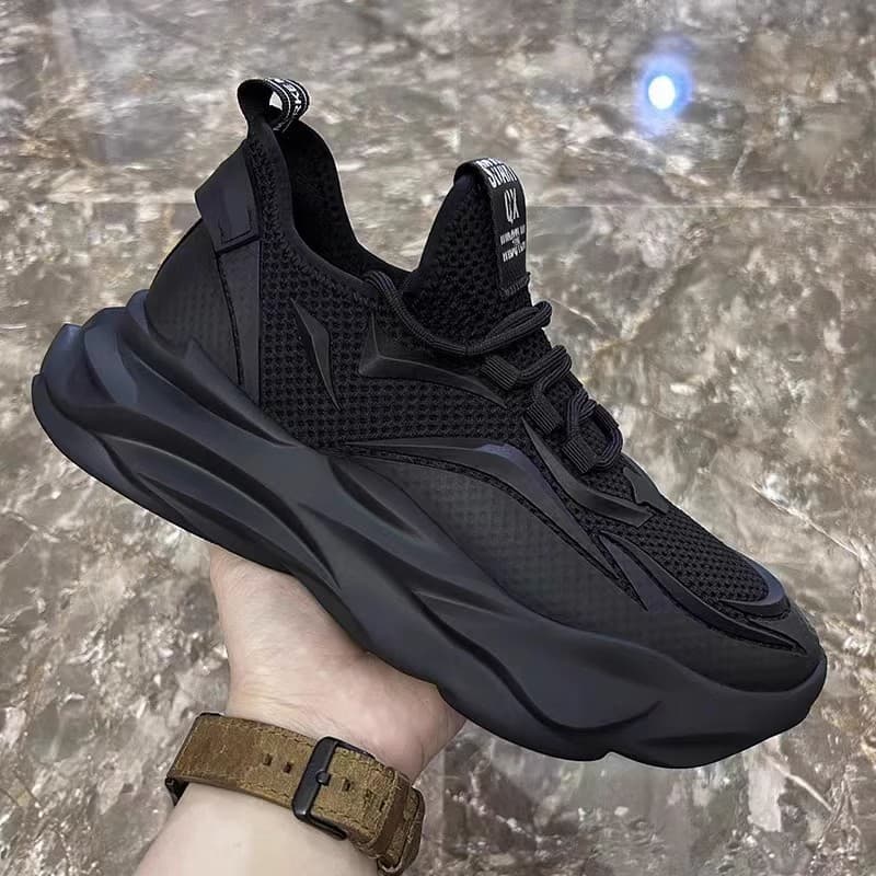 Sapatos masculinos pretos populares, tênis esportivos de malha respirável, tênis masculinos de outono que aumentam a alt