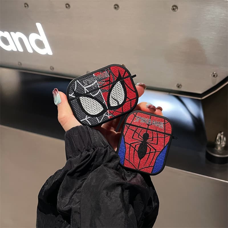O Spider-Man é adequado para capas de fones de ouvido AirPods das gerações 1/2/3/4, compatível com dispositivos Bluetoot