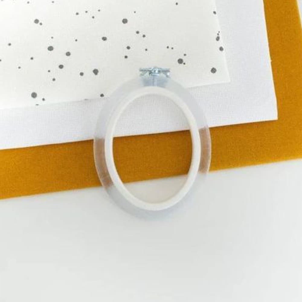 Bastidor Flexível para Bordado Oval Cristal - 10cm - Nurge